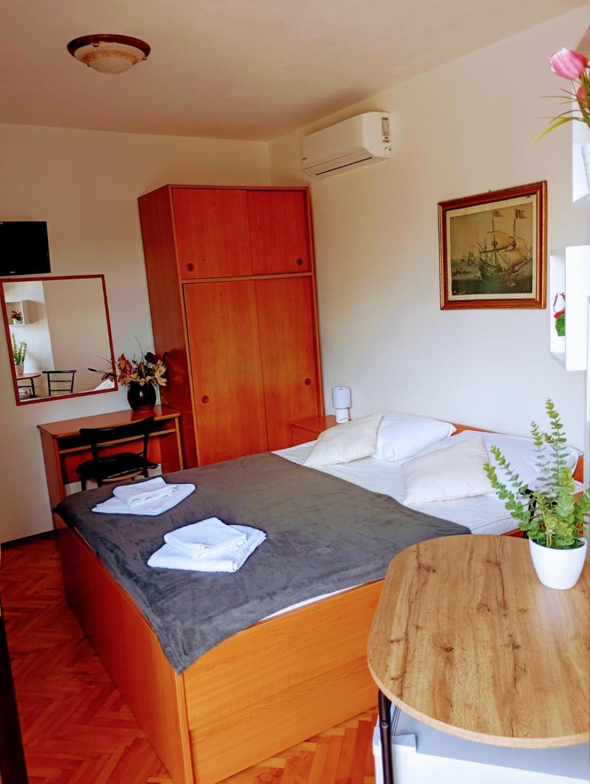 Rooms Helena كرك المظهر الخارجي الصورة