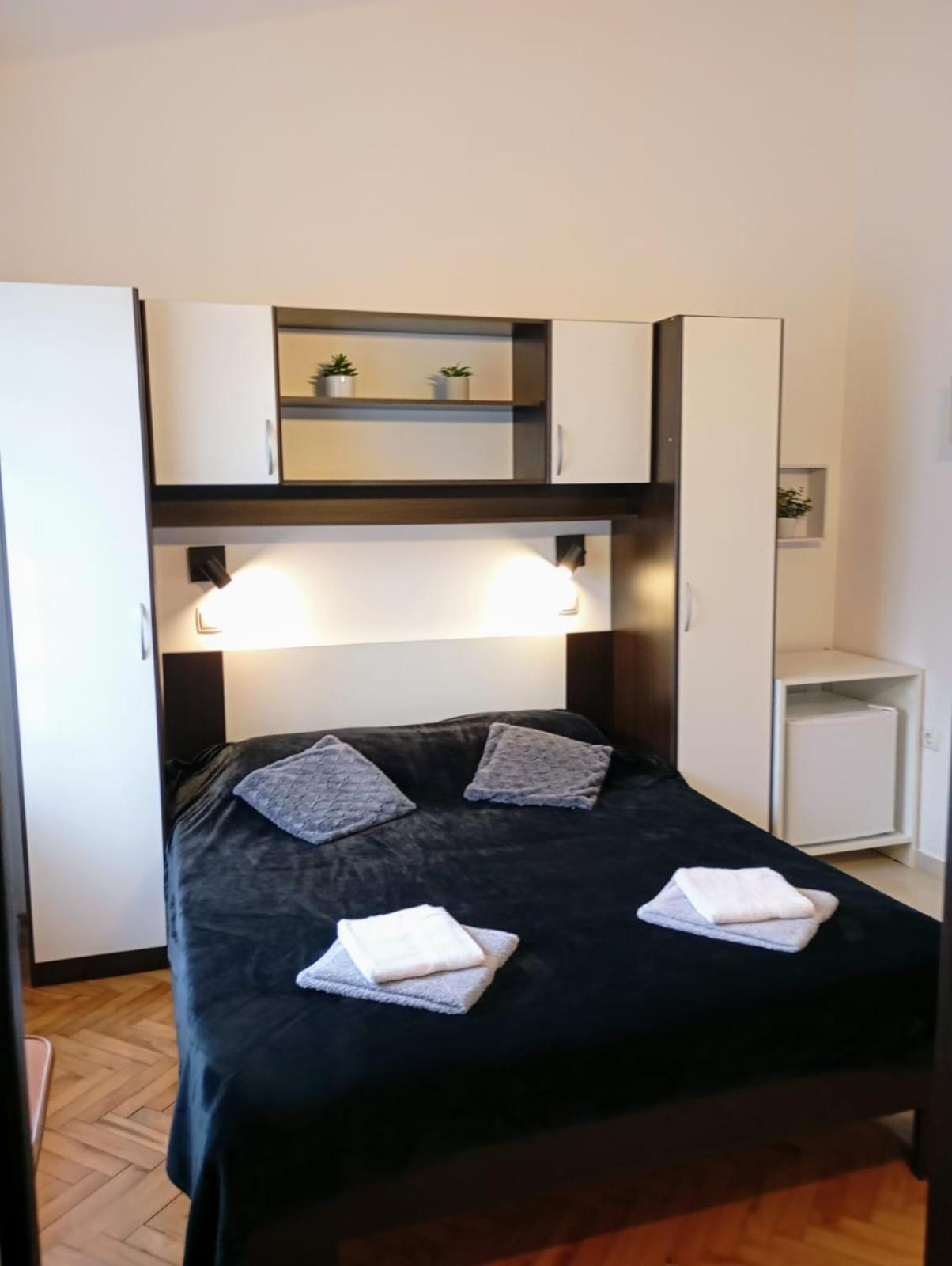 Rooms Helena كرك المظهر الخارجي الصورة